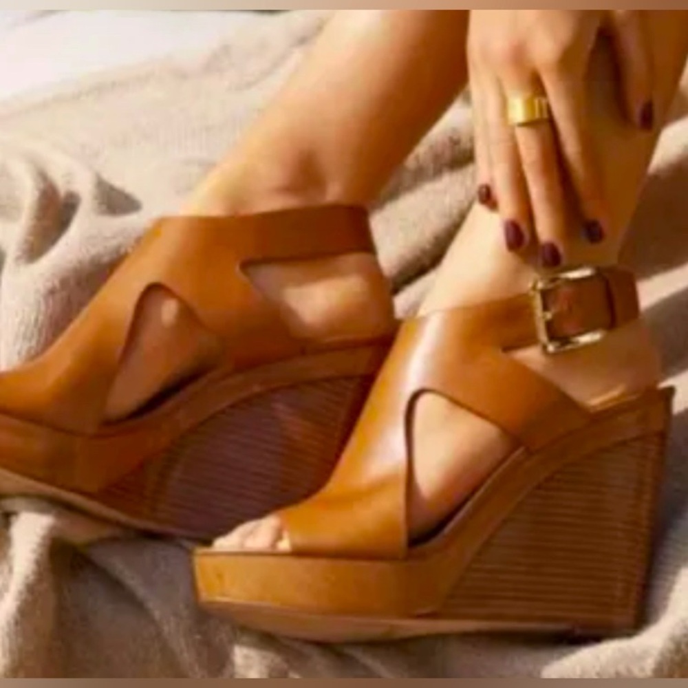 Michael Kors Josephine cognac,saddle leather Wedge Sandals with gold buckle